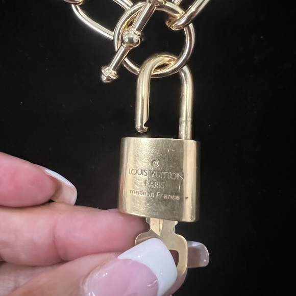 LOUIS VUITTON CHOKER - Picture 7 of 7